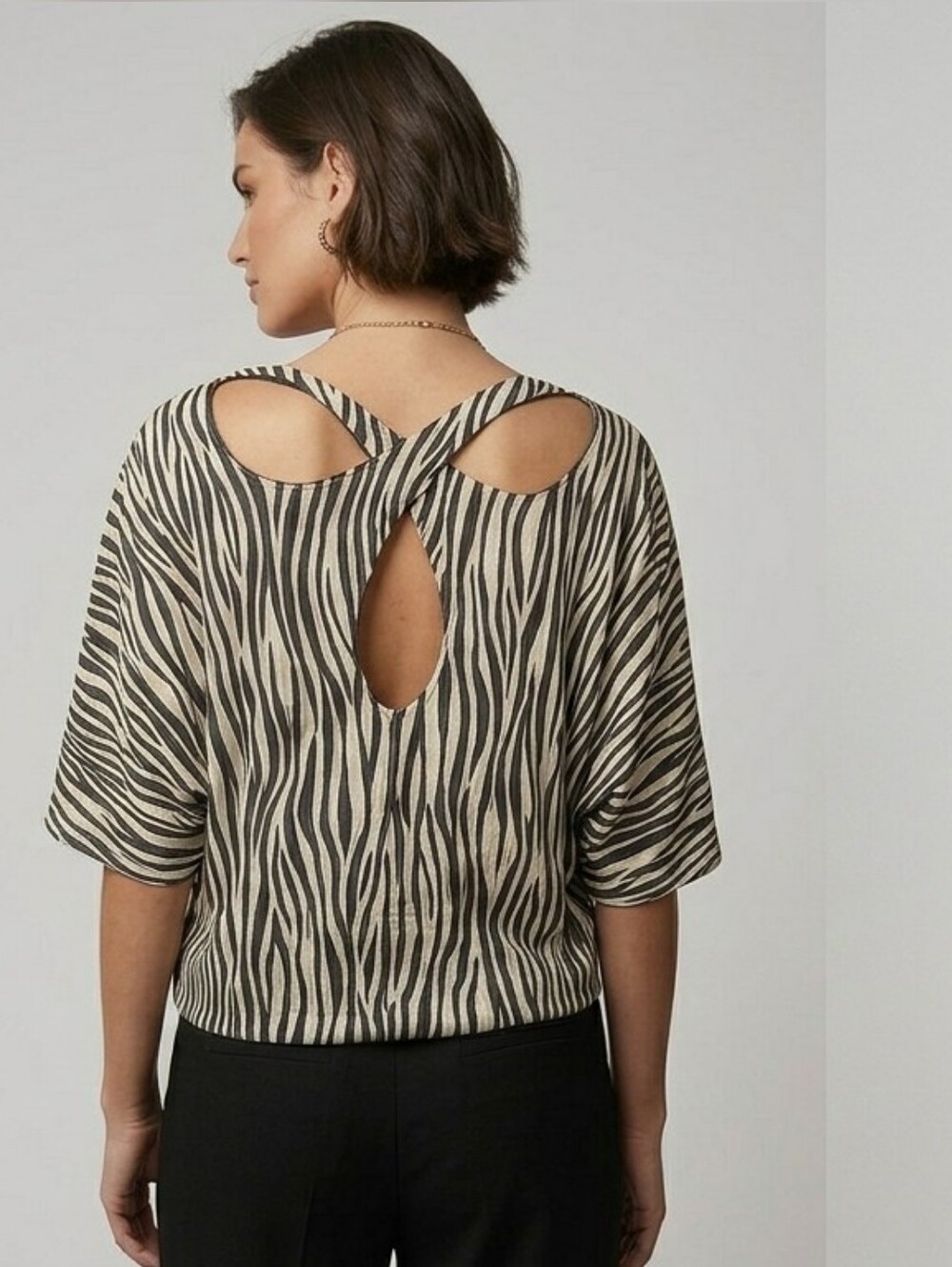 Axange Paris Zebra Print Cutout Keyhole Back Top TU - Picture 2 of 14